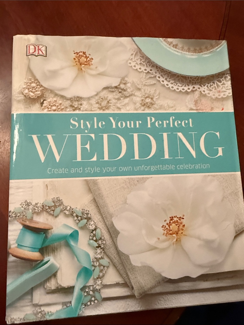 Style Your Perfect Wedding - Aqua and White Decorative Book
